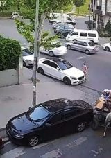 İstanbul Esenyurt’ta İlginç Kaza: At Arabası ve Otomobil Çarpıştı!