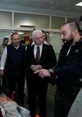 İstanbul Valisi Gül, metrobüs kazasında yaralanan vatandaşları ziyaret etti