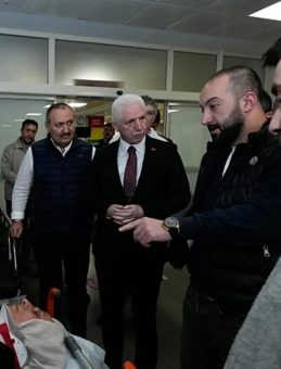 İstanbul Valisi Gül, metrobüs kazasında yaralanan vatandaşları ziyaret etti