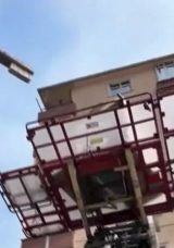 İstanbul’da Kolonları Çürüyen 96 Dairelik Site Mühürlenerek Tahliye Edildi