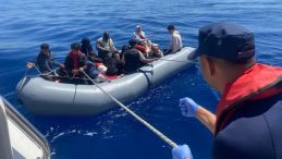 İzmir’de 53 Düzensiz Göçmen Kurtarıldı