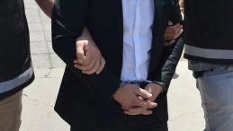İzmir’de Gösterişli Bir Hırsızlık: Kırbaçla Darp Edilip Cep Telefonu Çalındı