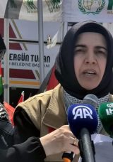Kadınlar, İsrail’e karşı Nehirden Denize Özgür Filistin! için oturup dünyaya haykırdı!