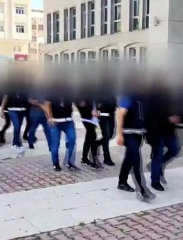 Kamu Görevlisi Olarak Tanıtıldılar! 116 Vatandaşı Dolandırdılar