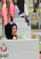 Kayseri’de Şehit Anneleri Anneler Günü’nde Evlatlarıyla Şehitlikte Buluştu