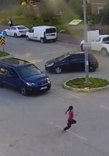 Kazanın Yeri Adana: Yola Fırlayan Çocuğa Hafif Ticari Araç Çarptı!