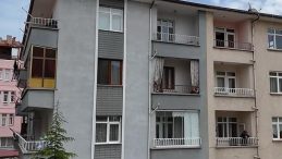 Kiracıdan haber alamayınca çilingirle evine girdi, kan donduran gerçekle karşılaştı! Buzdolabı ve dondurucuda poşetler içindeydi…