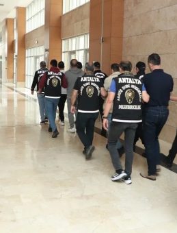 Kiraladıkları Araçları Satan 10 Kişilik Şebeke Çökertildi