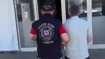 Kırmızı Bültenle Aranan Cinayet Şüphelisi İzmir’de Ele Geçirildi