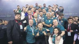 Kocaelispor Kupasını Kaldırdı