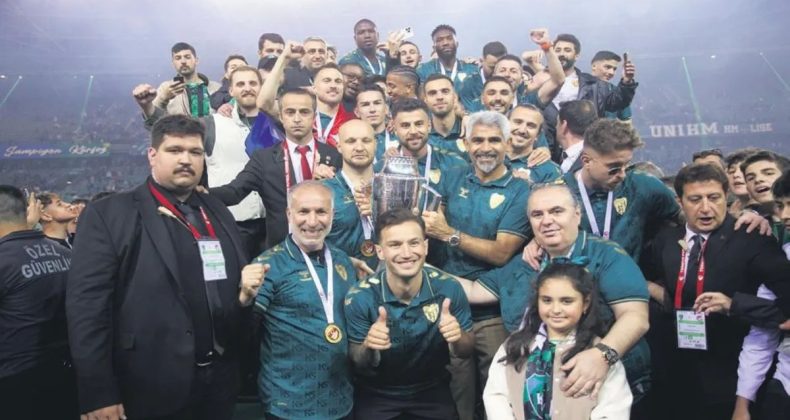Kocaelispor Kupasını Kaldırdı