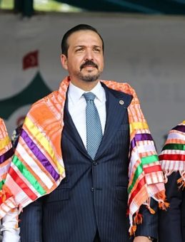 Kürşad Zorlu Uluslararası Çukurova Yörük Türkmen Kültür ve Sanat Şöleni’nde konuştu