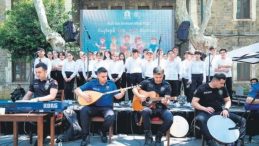Kuştepe Çocuk Korosu’ndan Darülaceze’de konser