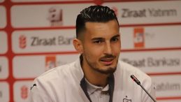 Maç Durdu, Uğurcan Ağrı Kesici Aldı!