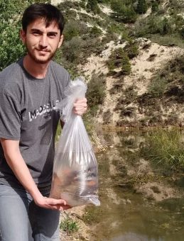 MAKÜ’de Ekolojik Yaşam Alanındaki Gölette Bin Balık Bırakıldı