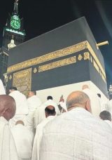 Mescid-i Haram’da Sabah Namazı Coşkusu