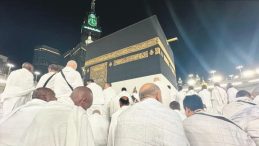 Mescid-i Haram’da Sabah Namazı Coşkusu