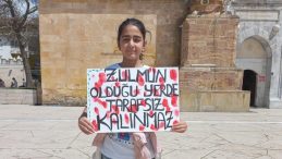 Miniklerden Gazze’deki Zulme Karşı Destek Yürüyüşü: “Çocuklar Ölmesin”