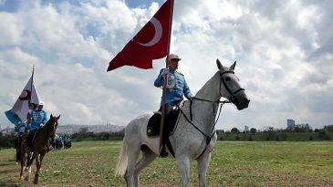 MSB’den 19 Mayıs’a özel klip: 16 büyük Türk devletinin bayrağını taşıyan atlı yer aldı