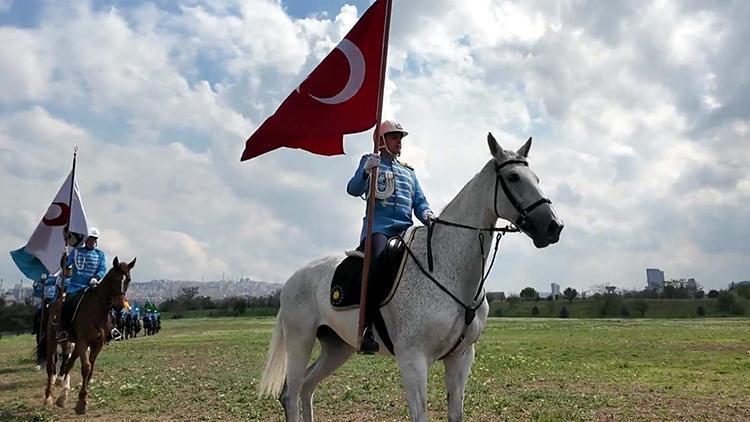 MSB’den 19 Mayıs’a özel klip: 16 büyük Türk devletinin bayrağını taşıyan atlı yer aldı