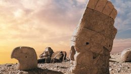 Nemrut Zirvede