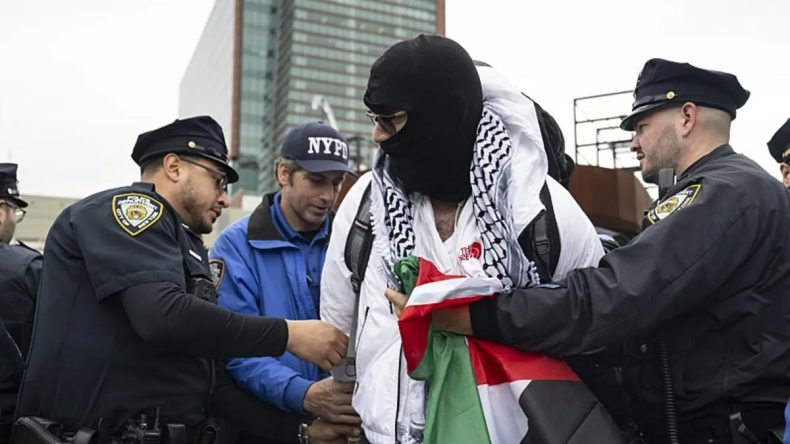 New York’ta Filistin’e Destek Gösterisi: Mezun Öğrenciler de Yer Aldı