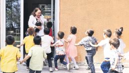 Nimet Anne’ye ‘Anneler Günü’ Ziyareti