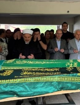 Okul Kantininde Cinayete Kurban Giden Kız Kardeşler Toprağa Verildi