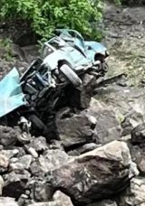 Otomobil Uçuruma Düşerek Sürücü Yaralandı