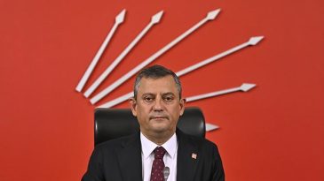 Özgür Özel, 10’uncu Cumhurbaşkanı Ahmet Necdet Sezer ve Eski CHP Genel Başkanlarıyla Bir Araya Geldi