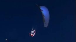 Paramotorla Yaptığı Gösteride Tekneye Çarptı