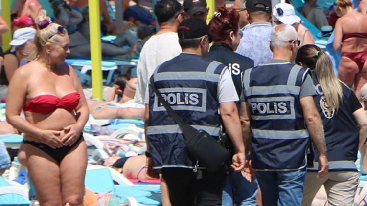 Polis, Plajda Taciz ve Uygunsuz Davranışlarla Mücadele Etti