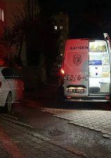 Pompalı tüfekle kendini kasığından, kız arkadaşını bacağından vurdu