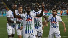 Rize, Şov Yaparak Süper Lig’de Kalmayı Garantiledi