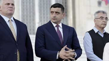 Romanya’da Aşırı Sağ Partinin İlk Yükselişi: Seçimler İkinci Tura Taşındı