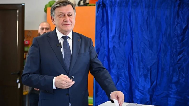 Romanya’da Seçim Yeniden Yapılıyor: İptal Edilen Sandıklar Tekrar Açılıyor