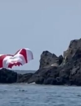 Rüzgarın Etkisiyle Paraşüt Kapatıldı, Pilot Denize Düştü