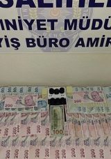 Salihli’de Aranan Şahıslar Kumar Oynarken Yakalandı