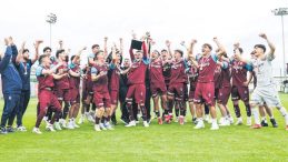 Şampiyon Kupasını Aldı