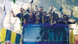 Şampiyonluk Sevinci: Fenerbahçe’nin Şeref Turu
