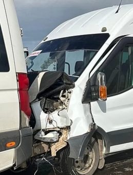 Şanlıurfa’da Öğretmenleri Taşıyan İki Servis Minibüsü Çarpıştı: 28 Yaralı