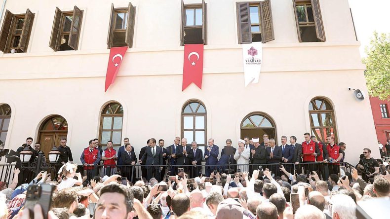 Sarıyer’in Tarihi Camisi Yeniden Hizmete Açıldı