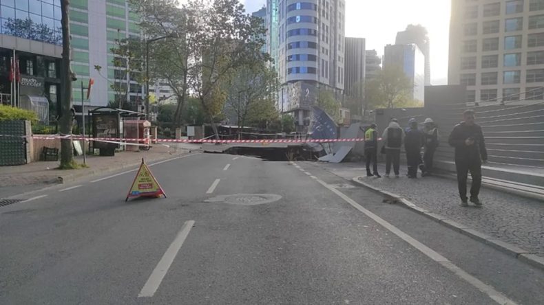 Sarıyer’de Yolda Çökme Olayı: Yol Trafiğe Kapatıldı
