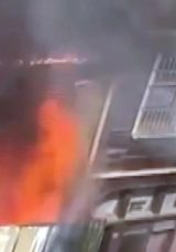 Sarıyer’deki Ahşap Binada Yangın, Yan Bina ile Büyüdü