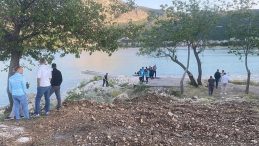 Serinlemek İçin Girdiği Gölde Kayboldu: Arama Çalışmaları Başlatıldı!