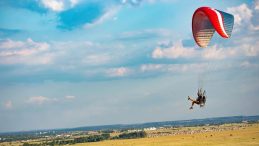 Silivri’de Paramotor Çatıya İndi!