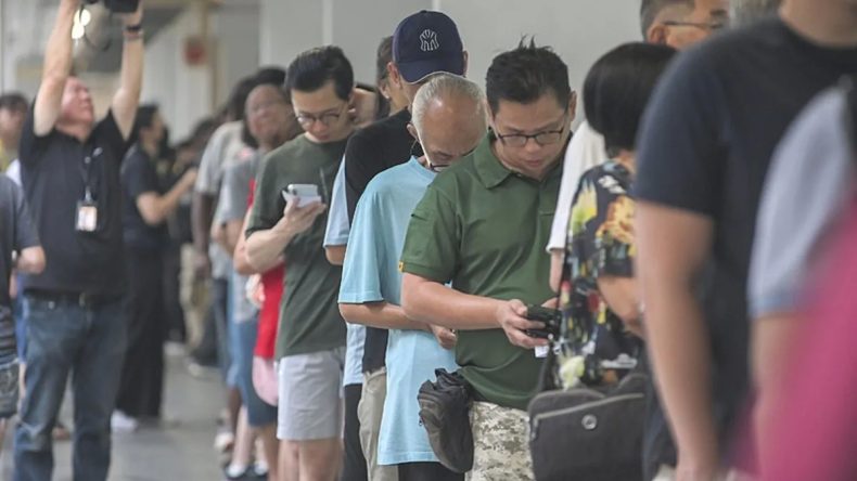 Singapur Genel Seçimde Oy Kullanma Zamanı