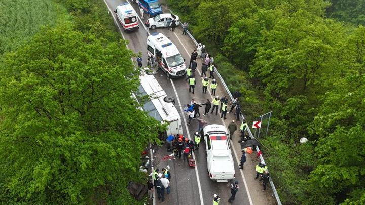 Sinop’ta Öğrencileri Taşıyan Tur Otobüsü Devrildi: 18 Yaralı, 2’si Ağır