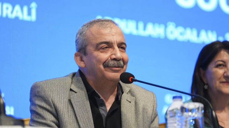 Sırrı Süreyya Önder’in Hayatını Kaybetmesinin Ardından Zafer Partisi’nden Tepki Çeken Paylaşımlar