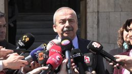 Sırrı Süreyya Önder’in Sağlık Durumu Hakkında Son Gelişmeler: Ağır Süreç ve Hayati Risk